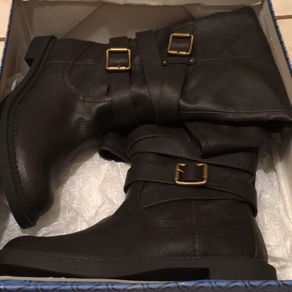 New in box Ashley Brown vera Wang boots 6.5 tall - Picture 7 of 8